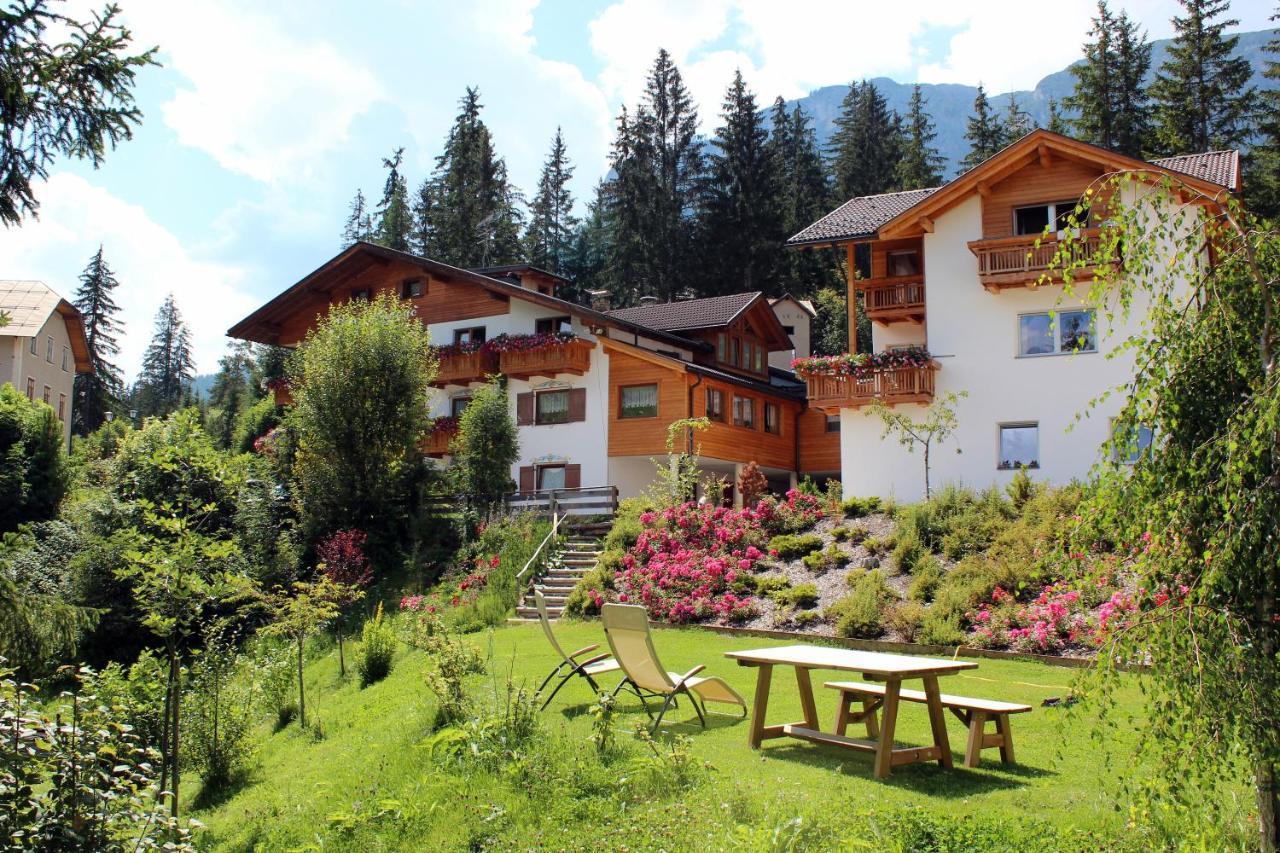Runcac Hotel Badia  Exterior photo